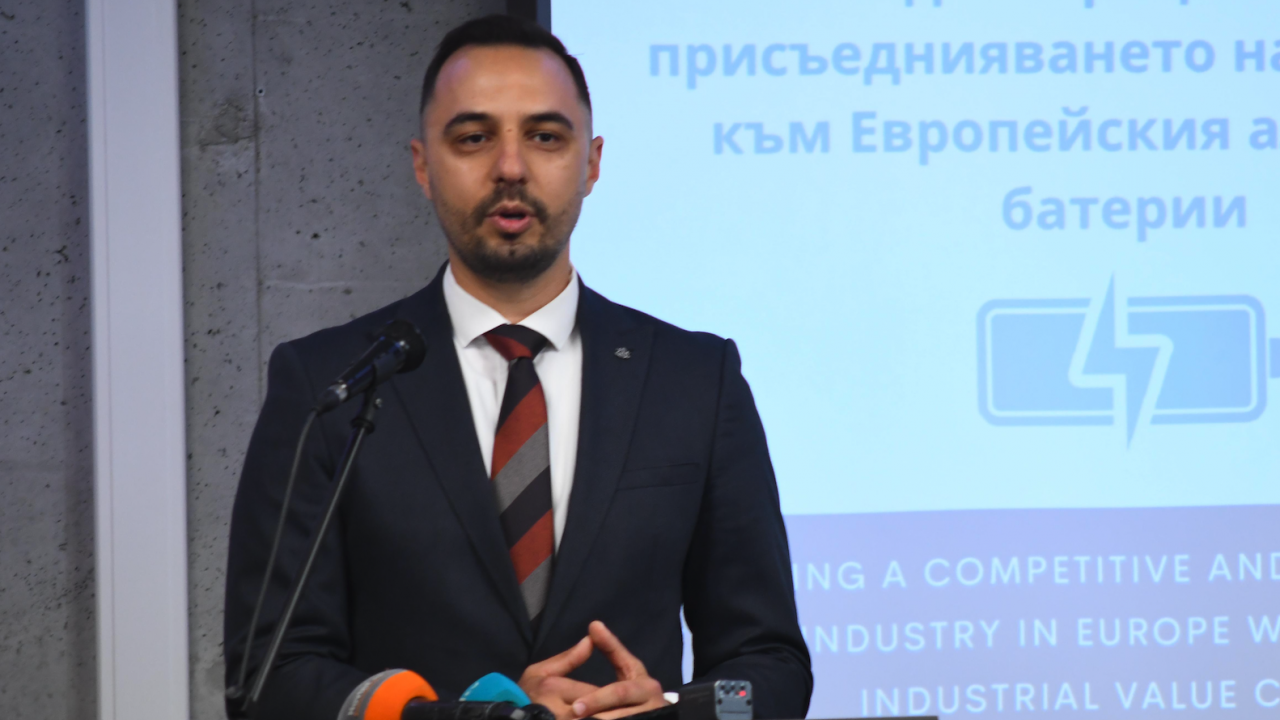 Министър Богданов: Създаваме условия, с които да върнем българи  от чужбина да работят у нас
