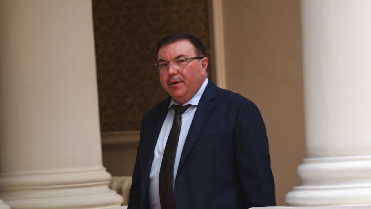 Костадин Ангелов: Ще разберете как работи фармамафията, Сербезова се опитва да избяга от правосъдието