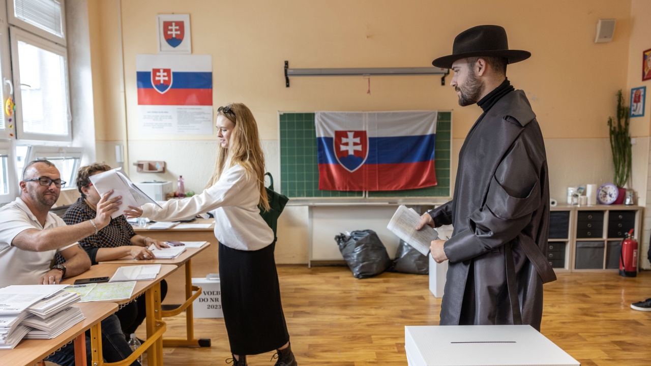 Партията на бившия премиер на Словакия Роберт Фицо води след преброяване на 75% от гласовете