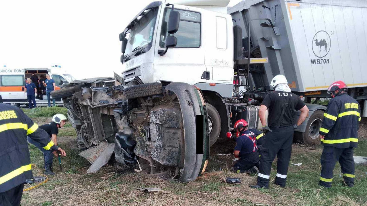 Двама души са загинали при тежка катастрофа в Бургас Инцидентът