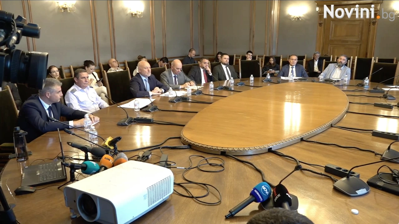 Комисията по отбрана към Народното събрание обсъжда на извънредно заседание