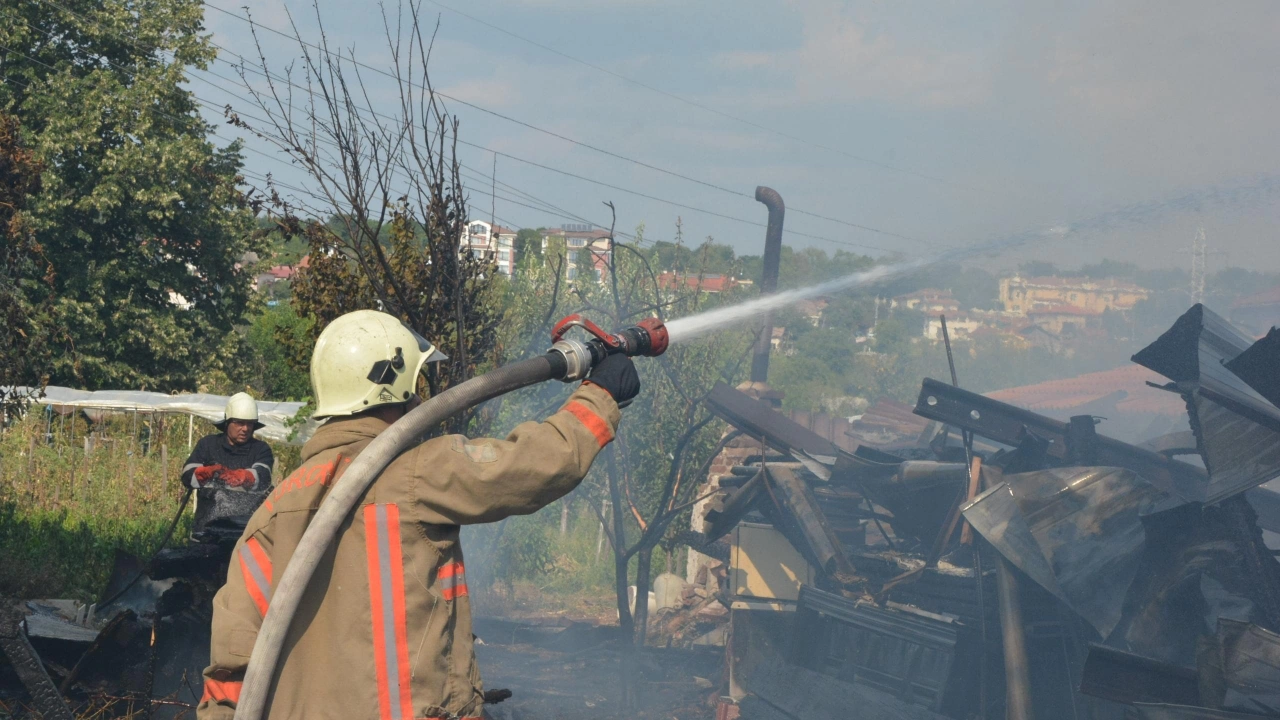 Общо 139 пожара са загасили през изминалото денонощие служителите на