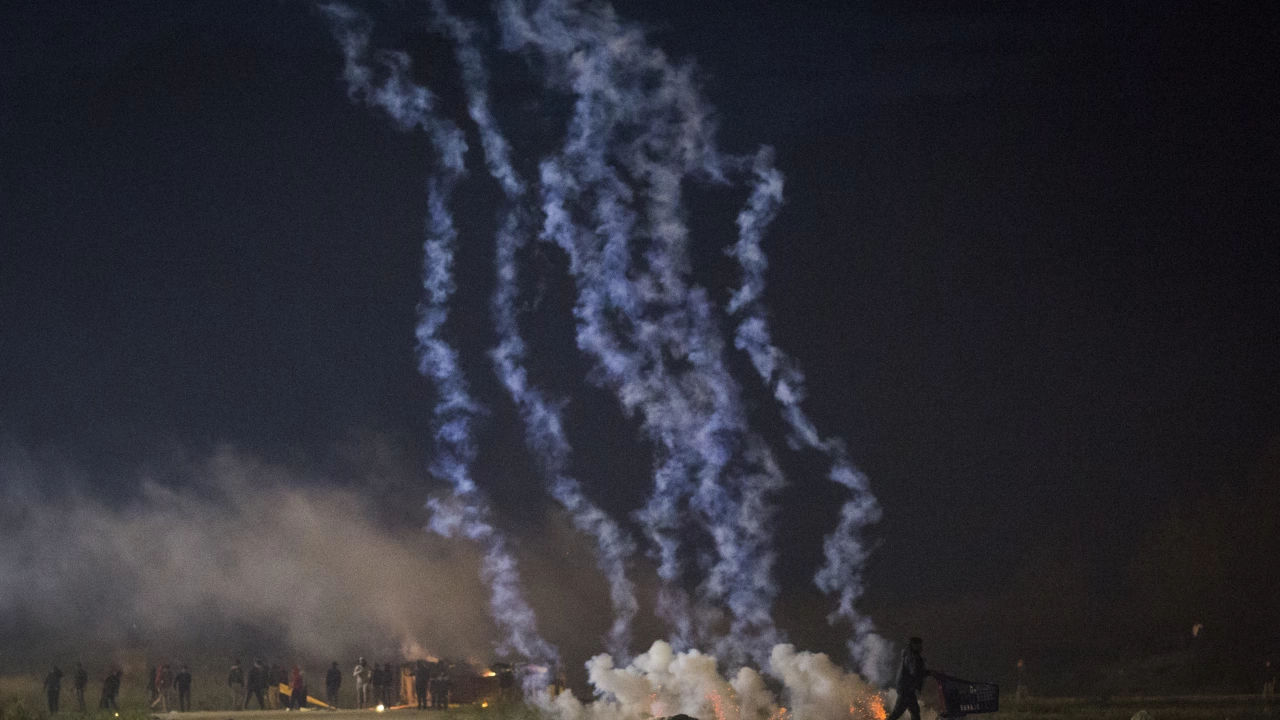 Ливански и израелски военнослужещи отново се обстрелваха с димни гранати