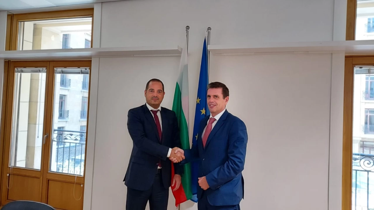 Министър проведе среща с Димитрис Кeридис министър по миграцията и