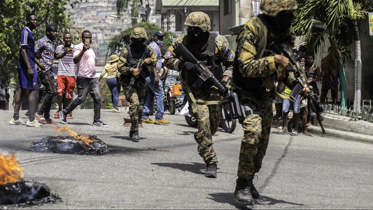 Ескалиращото насилие на престъпните банди в Хаити е проникнало на