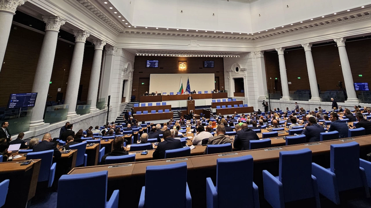 Депутатите решиха парламентарният контрол който трябваше да започне в 11 00