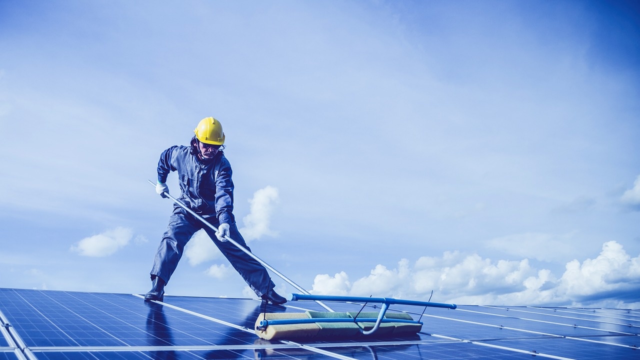 Соларната индустрия в Европа ще има нужда от стотици хиляди квалифицирани служители в следващите години