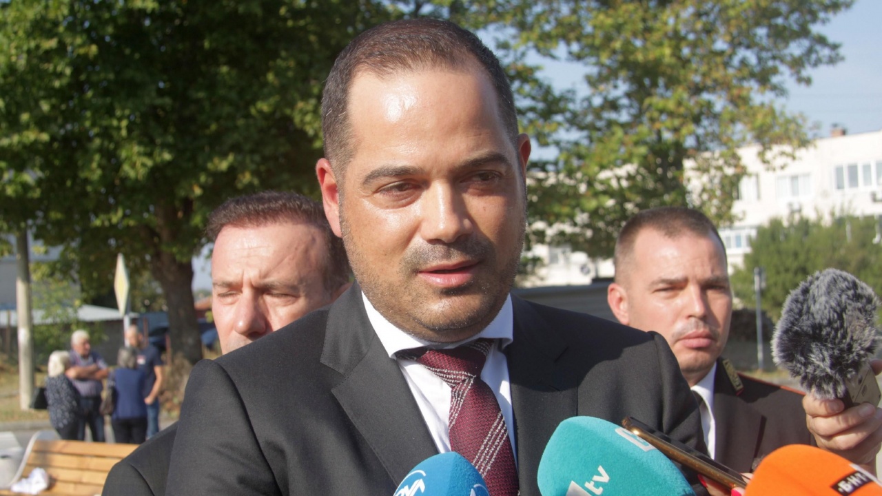 Министърът на вътрешните работи Калин Стоянов ще връчи на ГДПБЗН  ключовете на