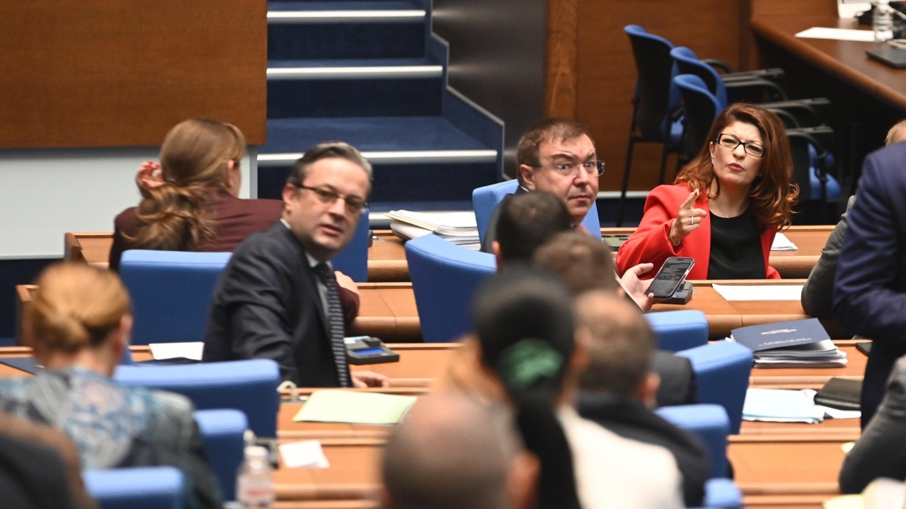 Депутатите гласуваха за излъчване на редовното заседание по БНТ или