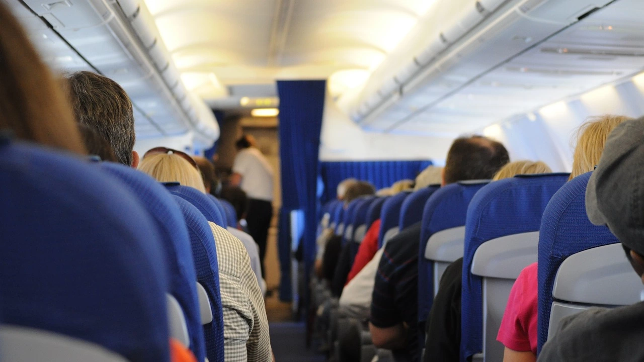 Пияна до козирката жена предизвика скандал на борда на самолет