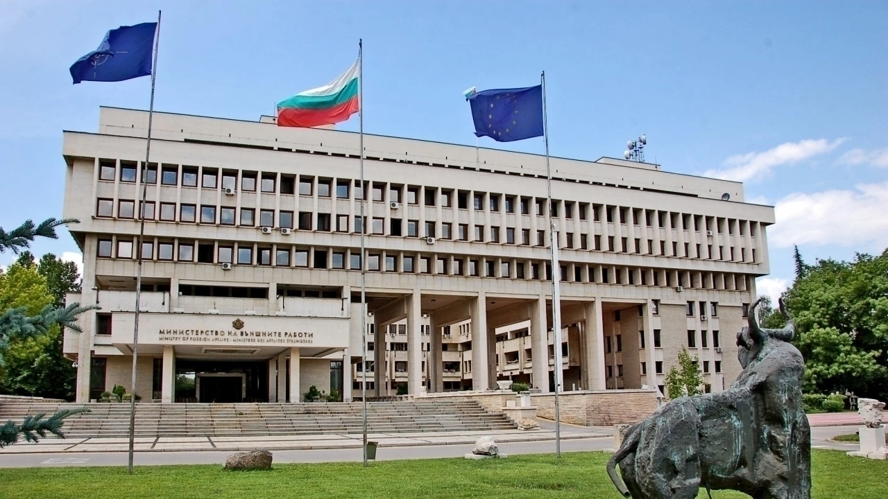 По данни на Генералното консулство на Република България в Милано