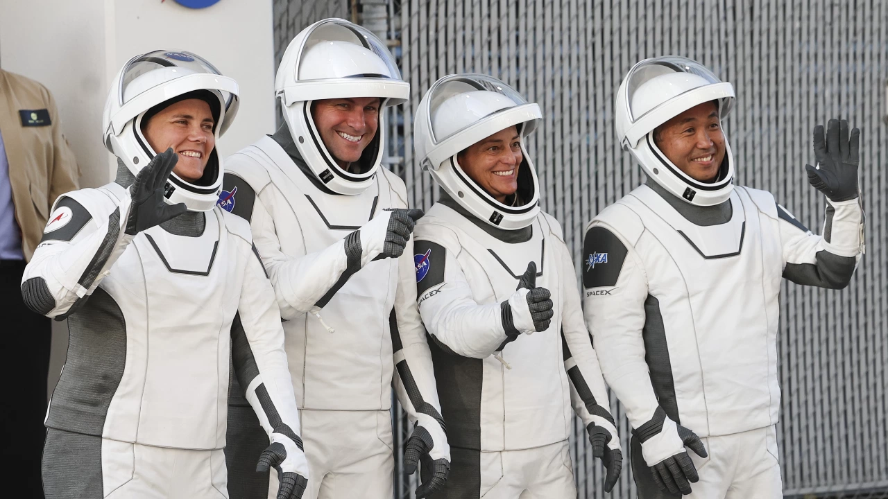 Астронавтите на NASA НАСА вече ще летят със стил Луксозната