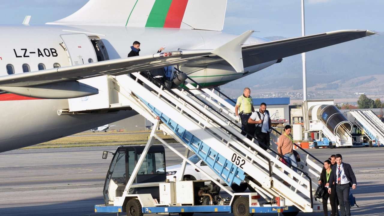 Евакуираните от Израел българи пристигнаха в София към 18 ч