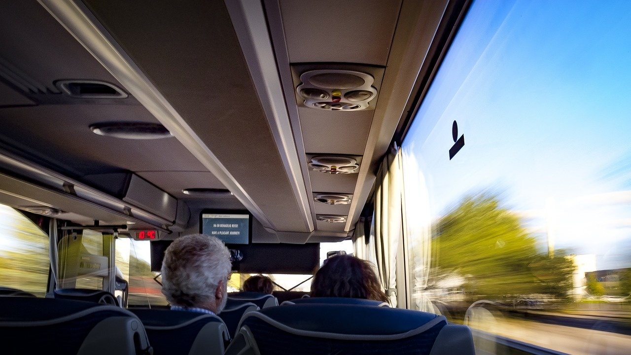 Спад от 4% на автобусните пътувания отчитат превозвачите след края