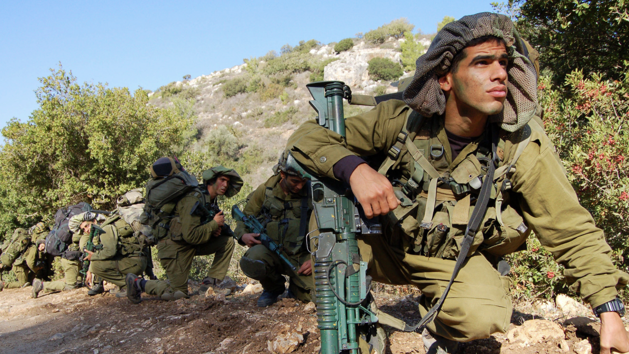 Израелската армия каза, че е разположила свои войски за противодействие