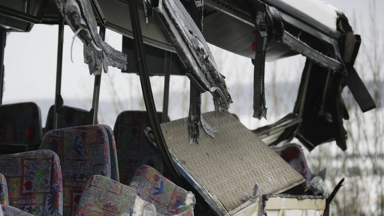Автобус с 90 пътници от Украйна се преобърна снощи край