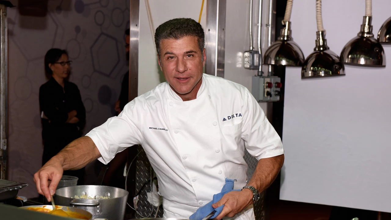 Главният готвач Майкъл Киарело известен със своите вдъхновени от Италия