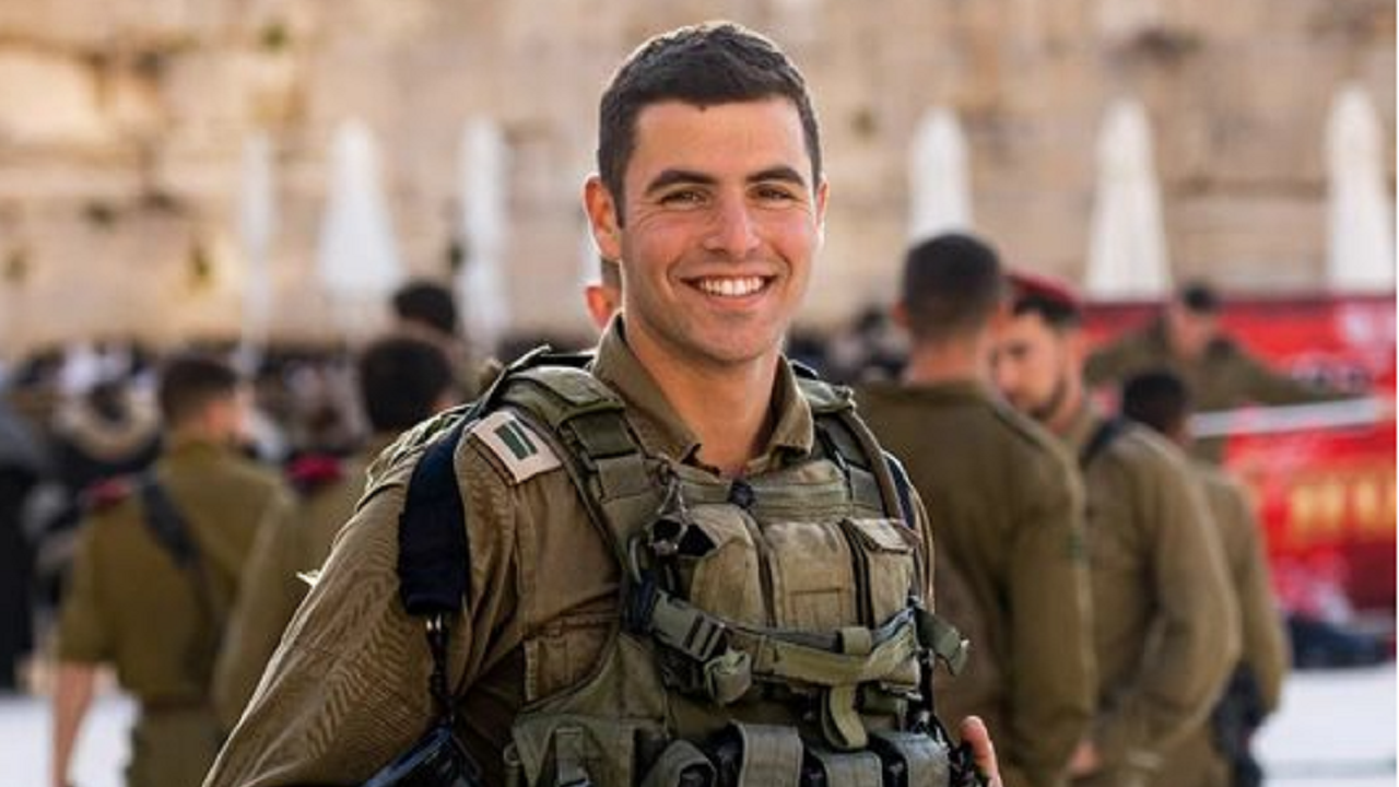 23-годишният войник от ЦАХАЛ (б.р. - Израелските отбранителни сили) Роуи