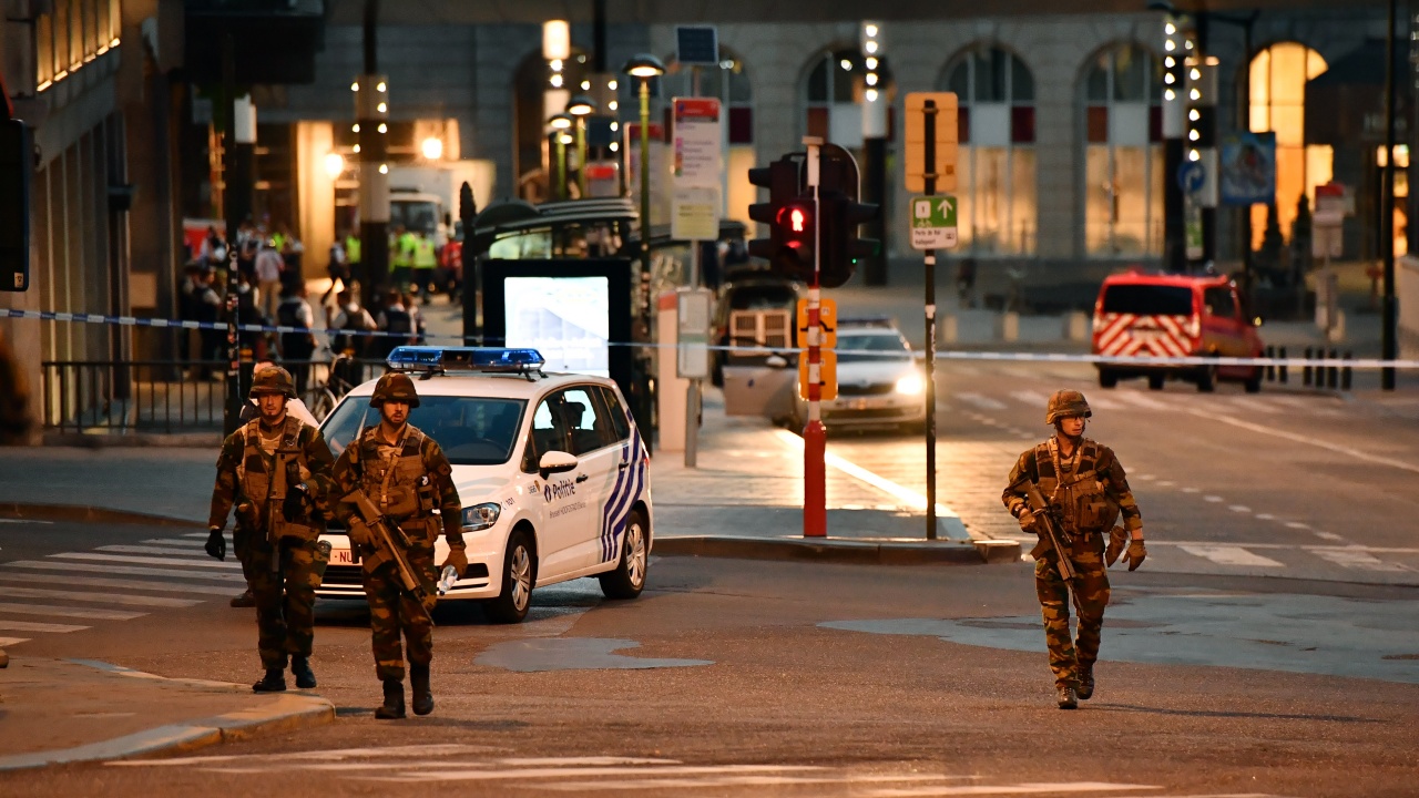 Двама футболни фенове са убити при атентат в Брюксел, нападателят е крещял: "Алах е велик"