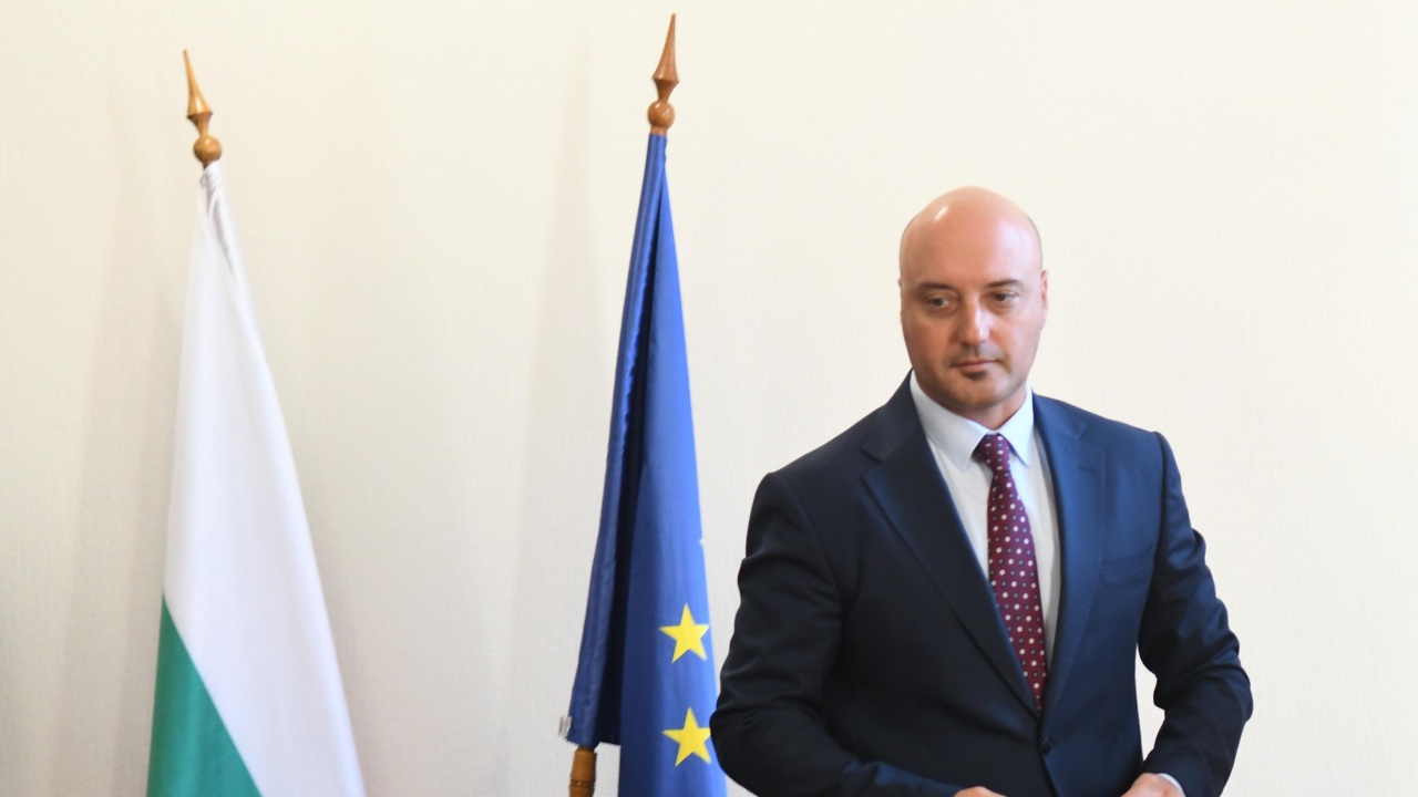 Славов: Служебният премиер и министрите да са лица, заемащи висши длъжности, а не да идват от екзотичен остров