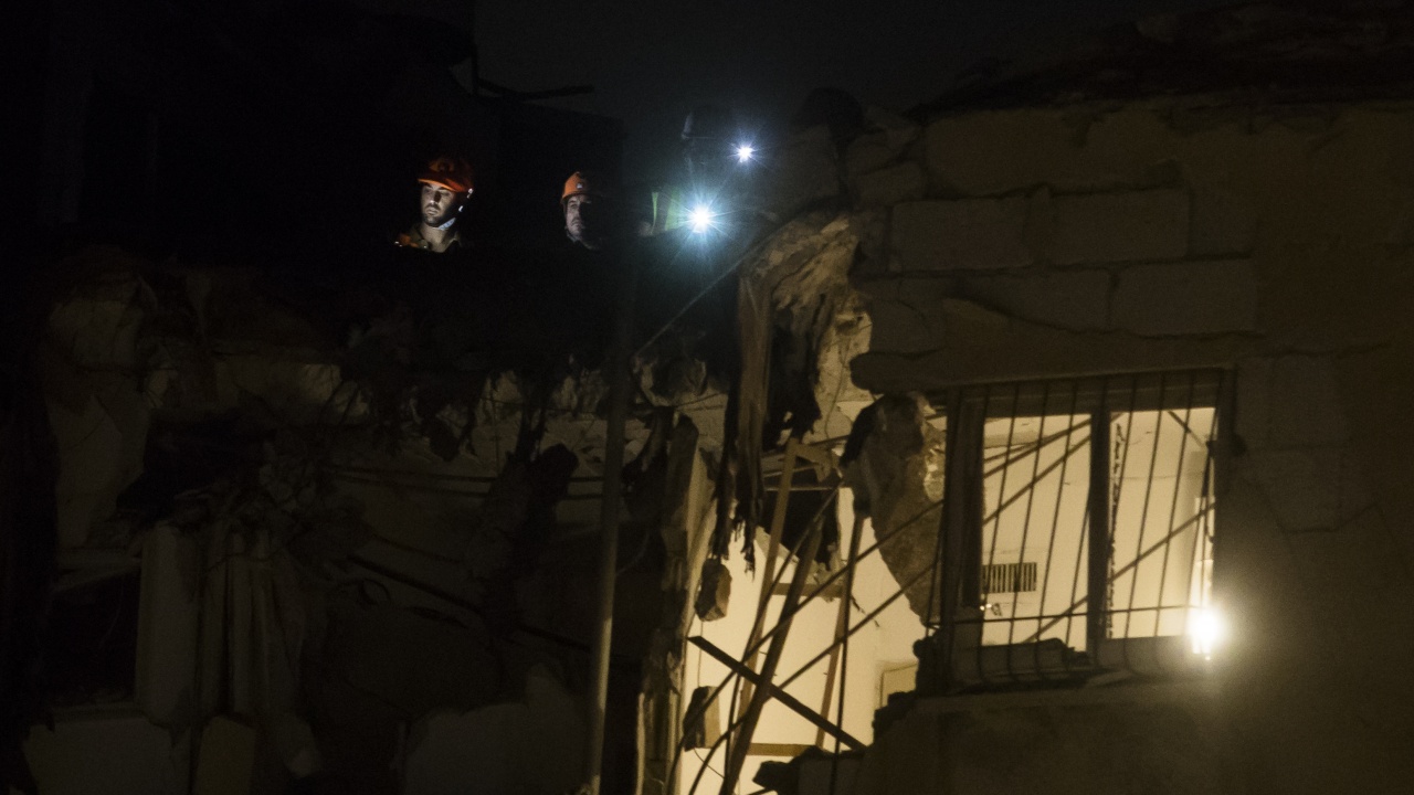Хаос, пожар, викове – така изглежда болницата в Газа минути след