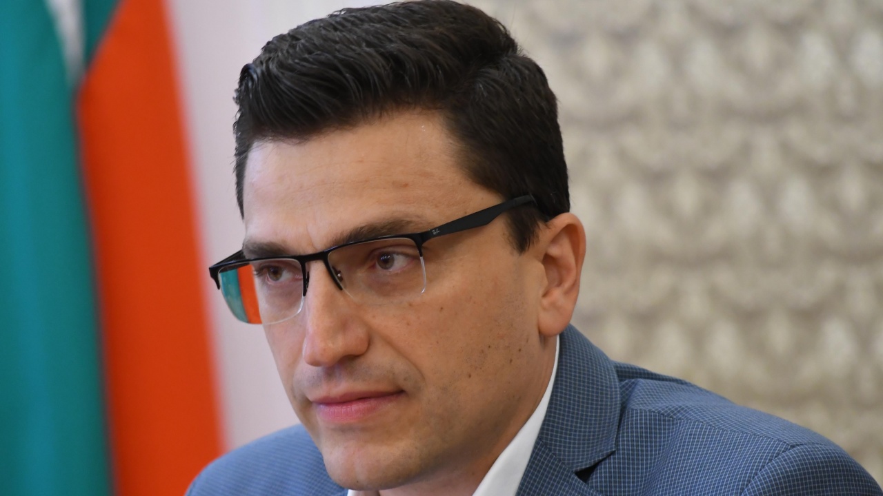 Венко Сабрутев (ПП-ДБ): Ниската цена на тока е гарантирана на битовите потребители със закон