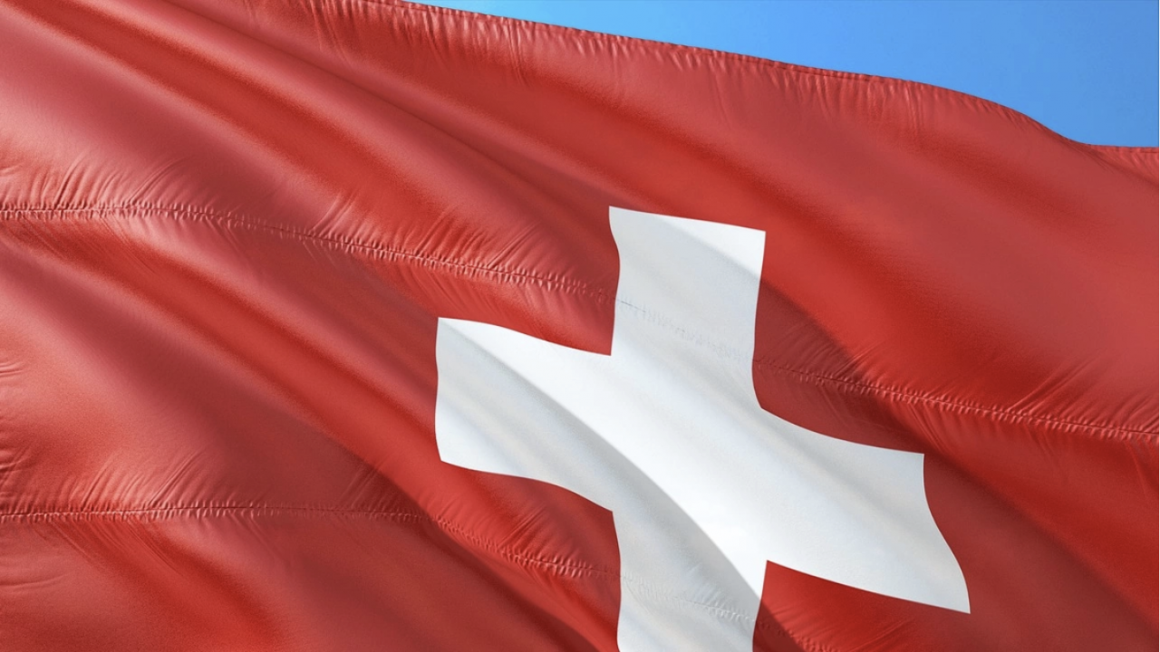 Швейцария се очаква да завие надясно след днешните парламентарни избори,