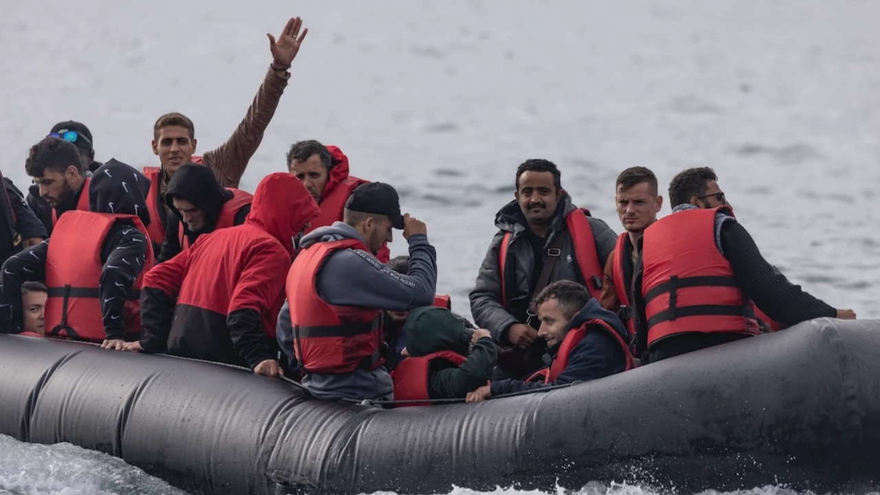Гръцката брегова охрана откри днес 38 годишен мъртъв мъж в лодка