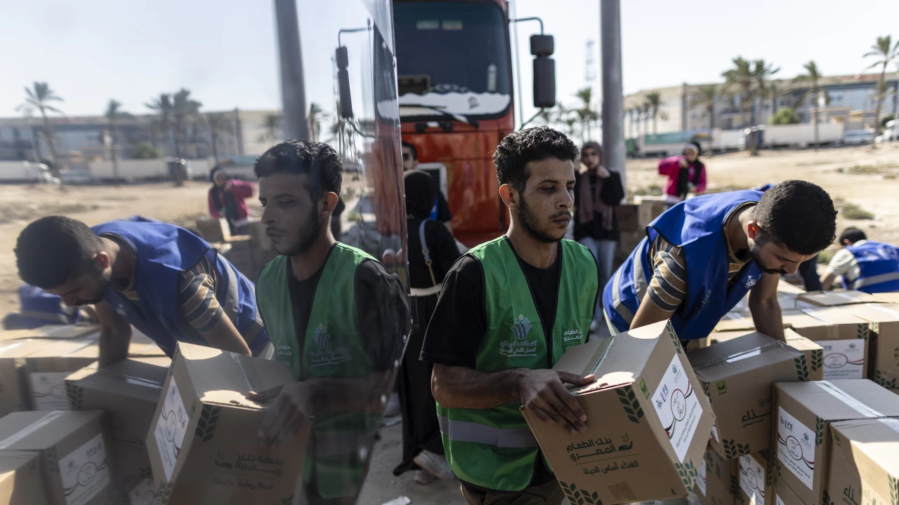 Израелските военни днес заявиха че хуманитарна помощ ще бъде предоставена