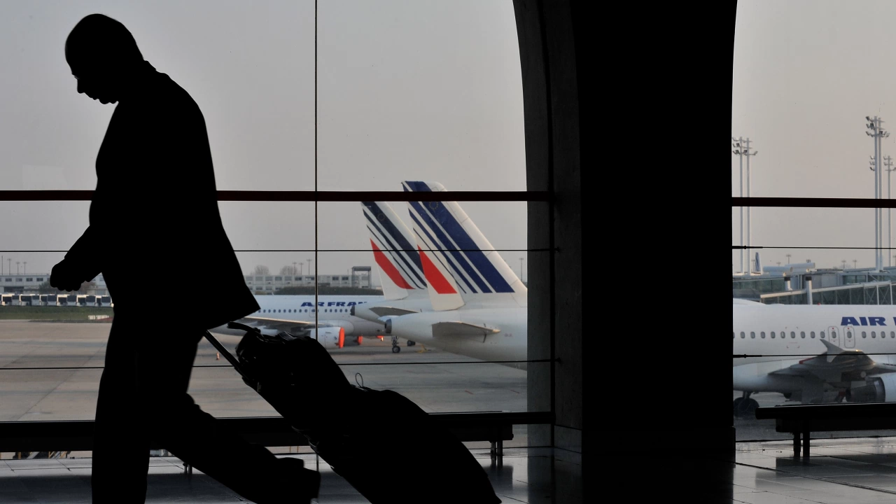 6 летища във Франция са евакуирани заради сигнали за бомба