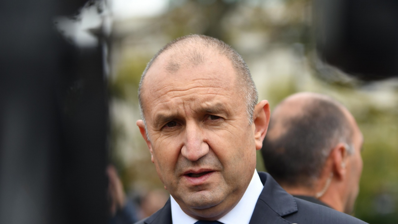 Президентът ще удостои с държавни отличия шестима българи за принос