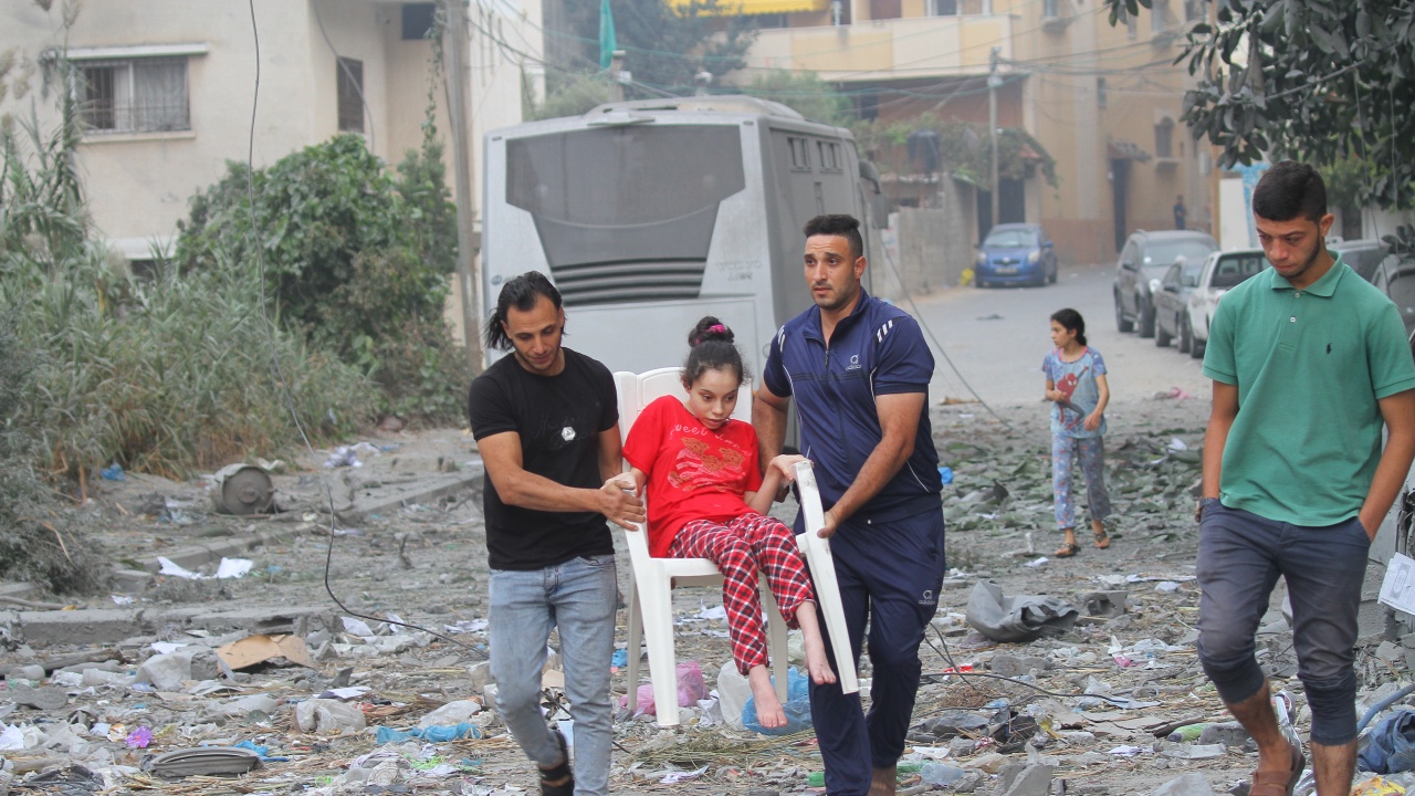 Семействата на заложниците, държани в ивицата Газа, предупредиха снощи в