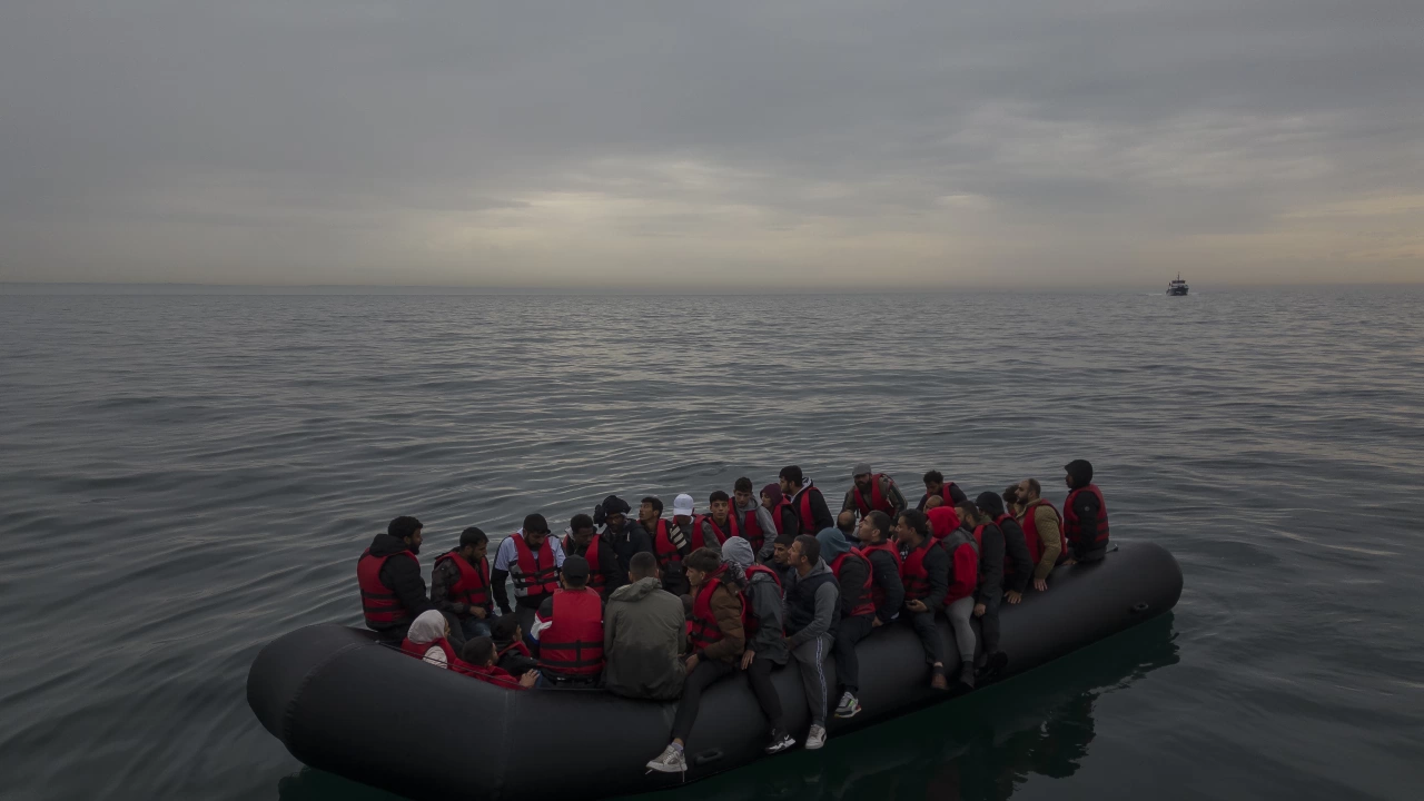 Гръцката брегова охрана е заловила близо 80 мигранти за последните