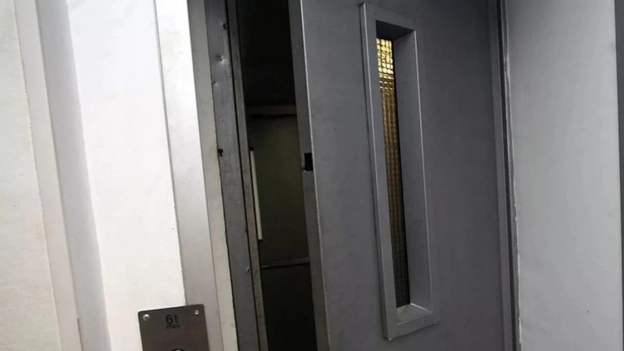 Съобщението се отнася до ползвателите на асансьори монтирани в жилищни