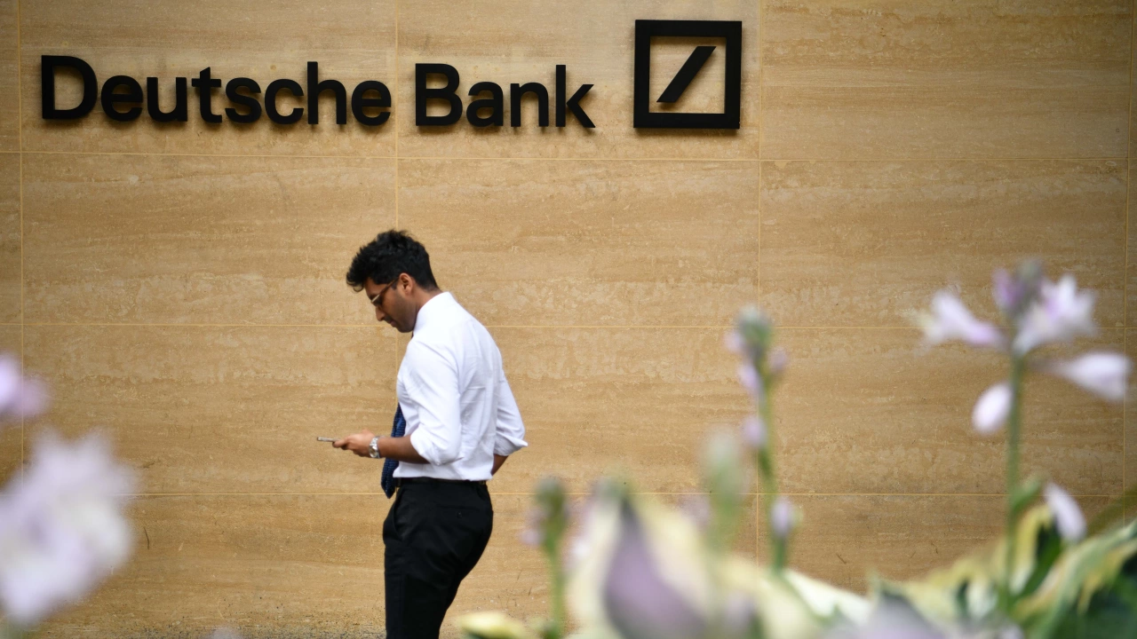 Германската Дойче банк Deutsche Bank отчете днес спад на печалбата