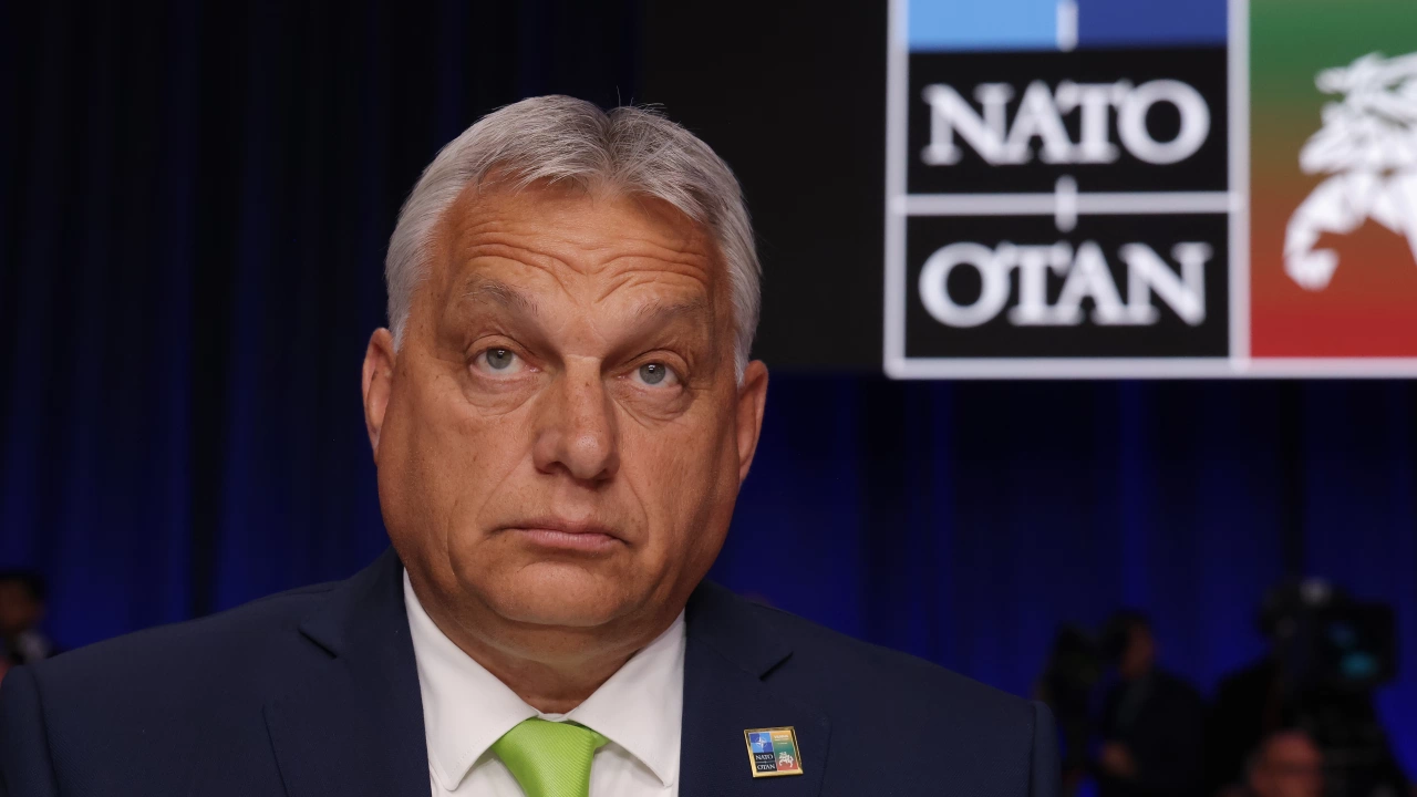 Унгарският премиер заяви днес че вижда много ясна връзка между