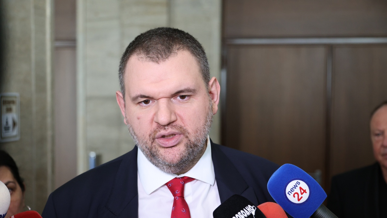 Делян Пеевски: Очаквам министър Цеков незабавно да заведе дело за собствеността на Руската църква