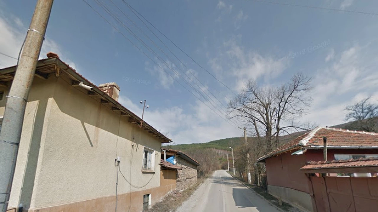 До доста абсурдна ситуация се стигна в село Горно Камарци