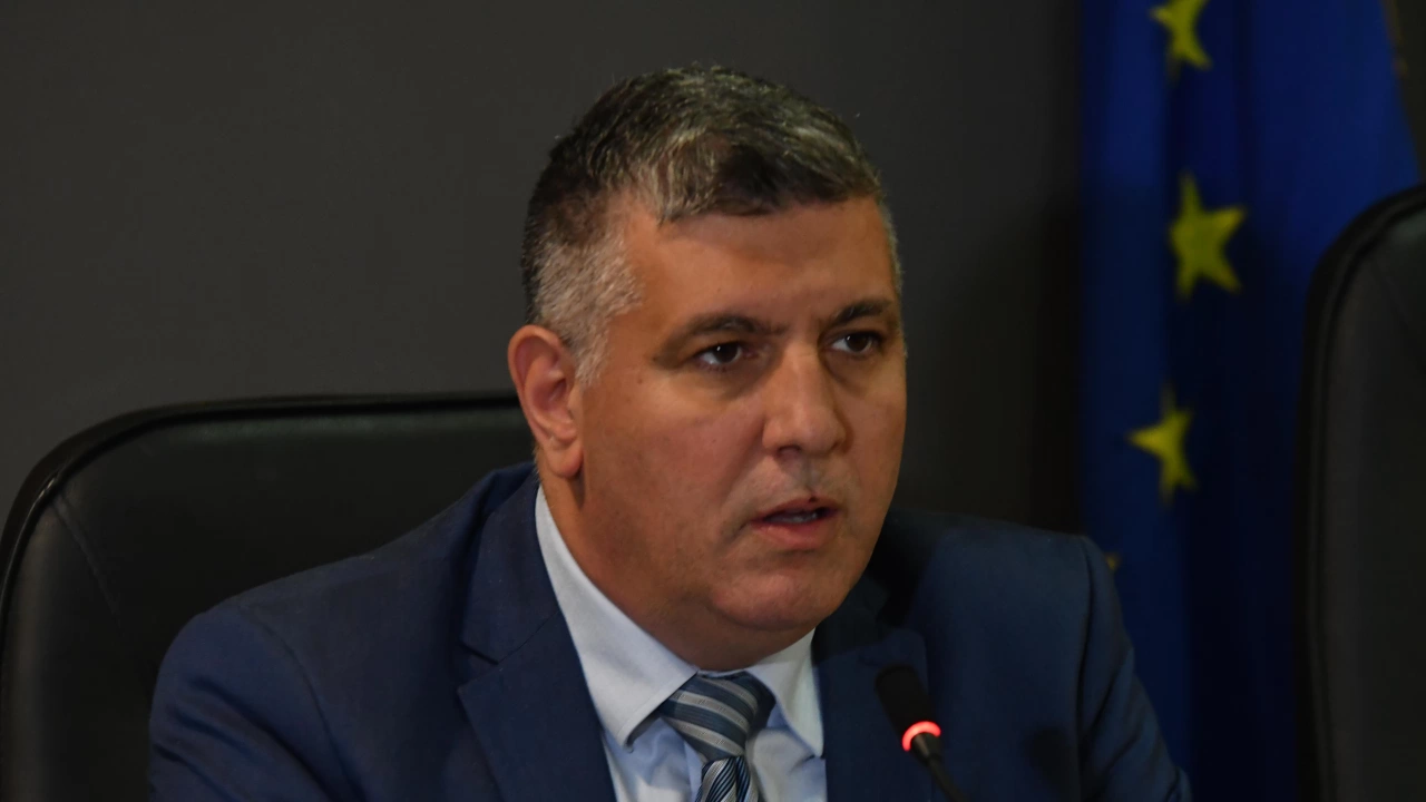 Министърът на регионалното развитие влезе при главния прокурор Борислав СарафовБорислав