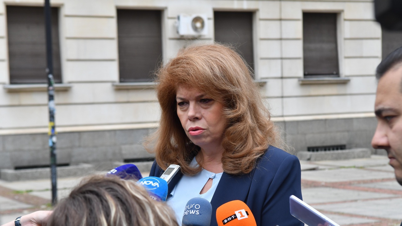 Вицепрезидентът Илияна Йотова коментира, че не е изненадана от оставката на председателя