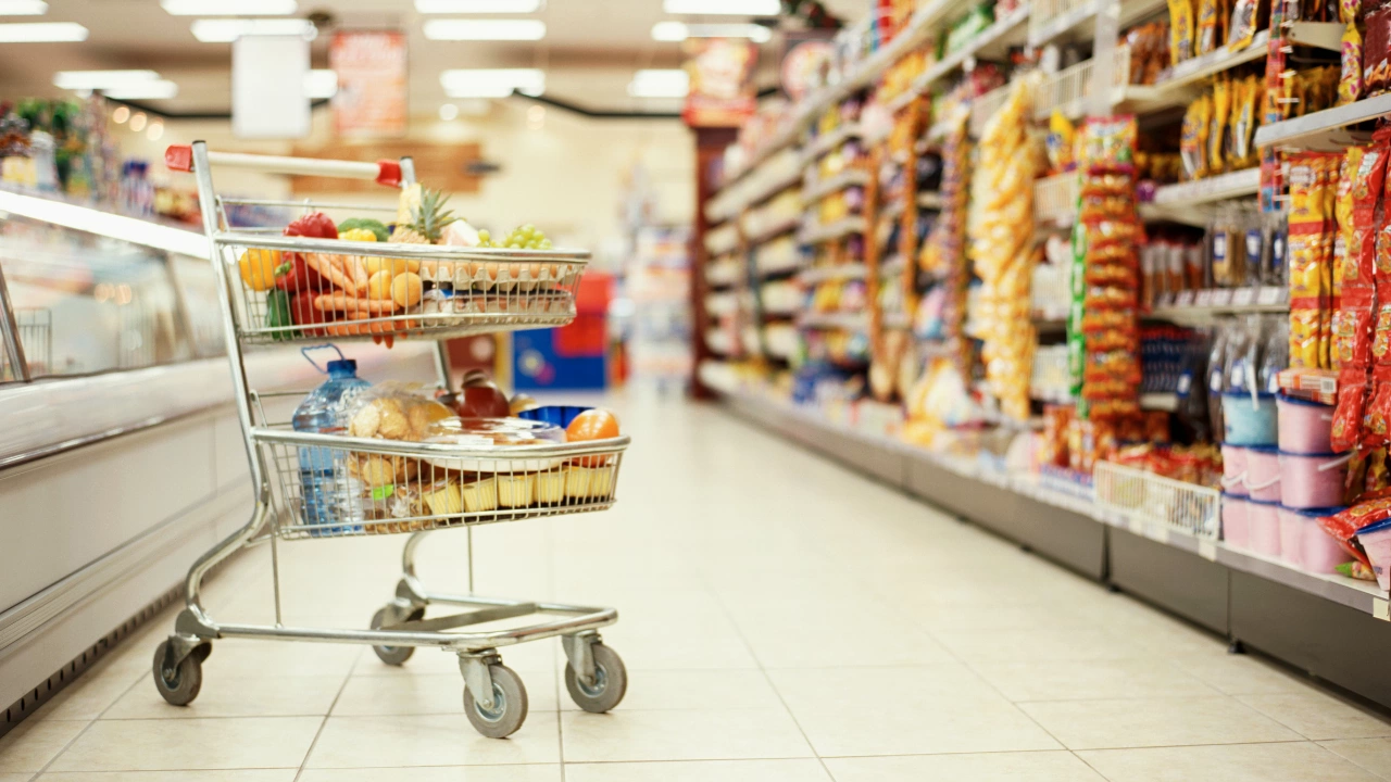 От 15 ноември цените на определени стоки в хранителните магазини