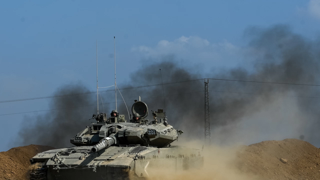 Израелски танкове са заели позиции на централните улици в град