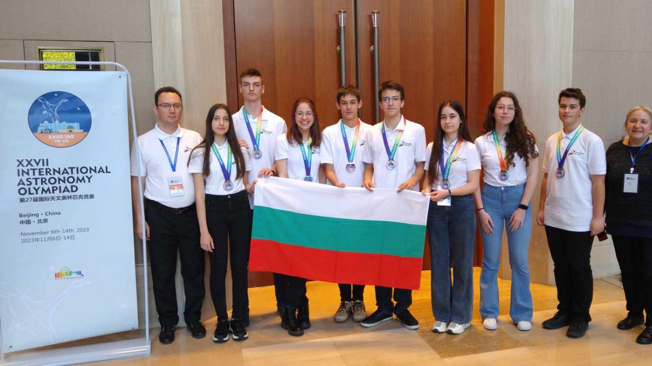Български осмокласник спечели златен медал на Международната олимпиада по астрономия в Китай