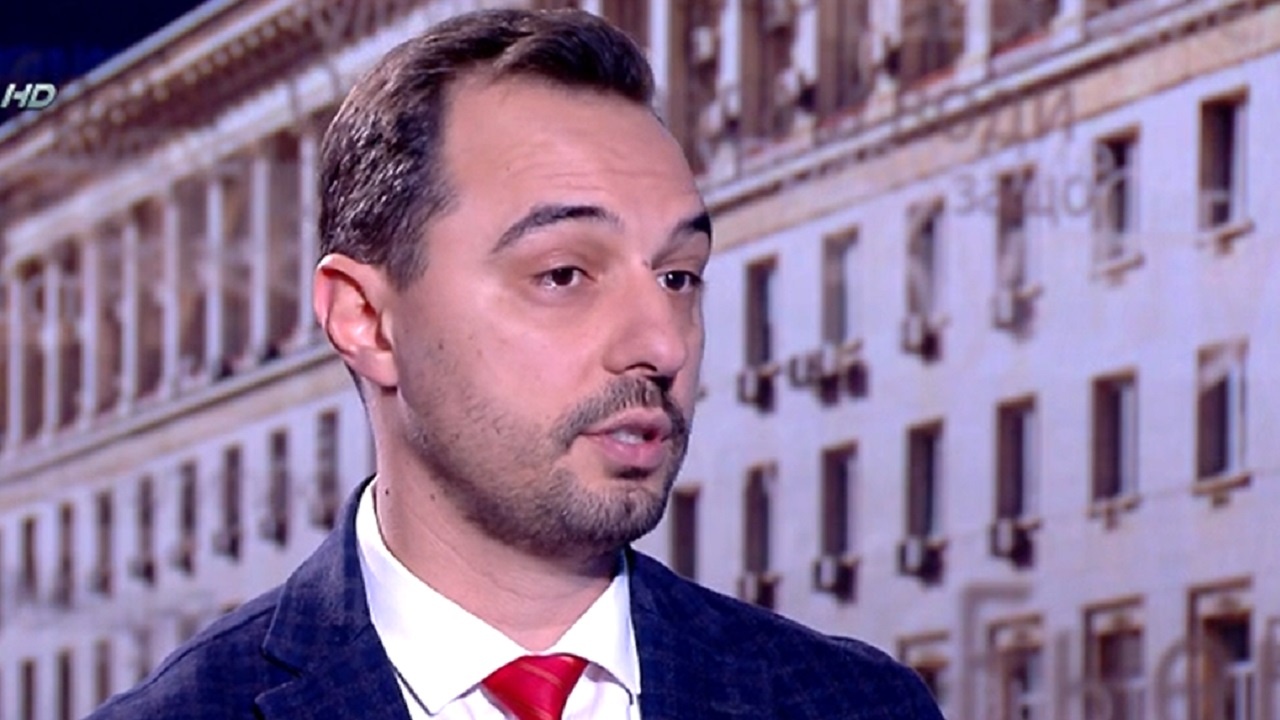 Богдан Богданов: Ако „Лукойл“ не се справи, ние сме готови да доставим петрол, с който рафинерията да работи