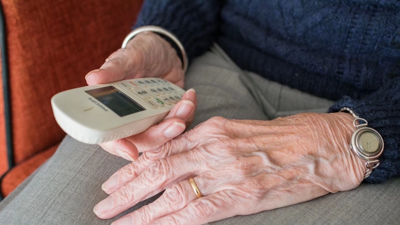 Жена на 83 години от Шумен е измамена по телефона