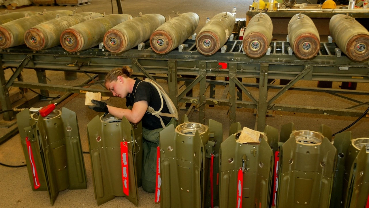 Русия обяви че ще увеличи производството на 152 милиметрови артилерийски боеприпаси