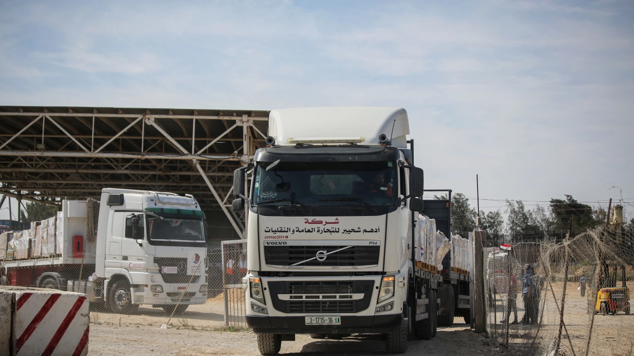 Палестинският Червен полумесец вчера получи 155 камиона превозващи крайно необходима