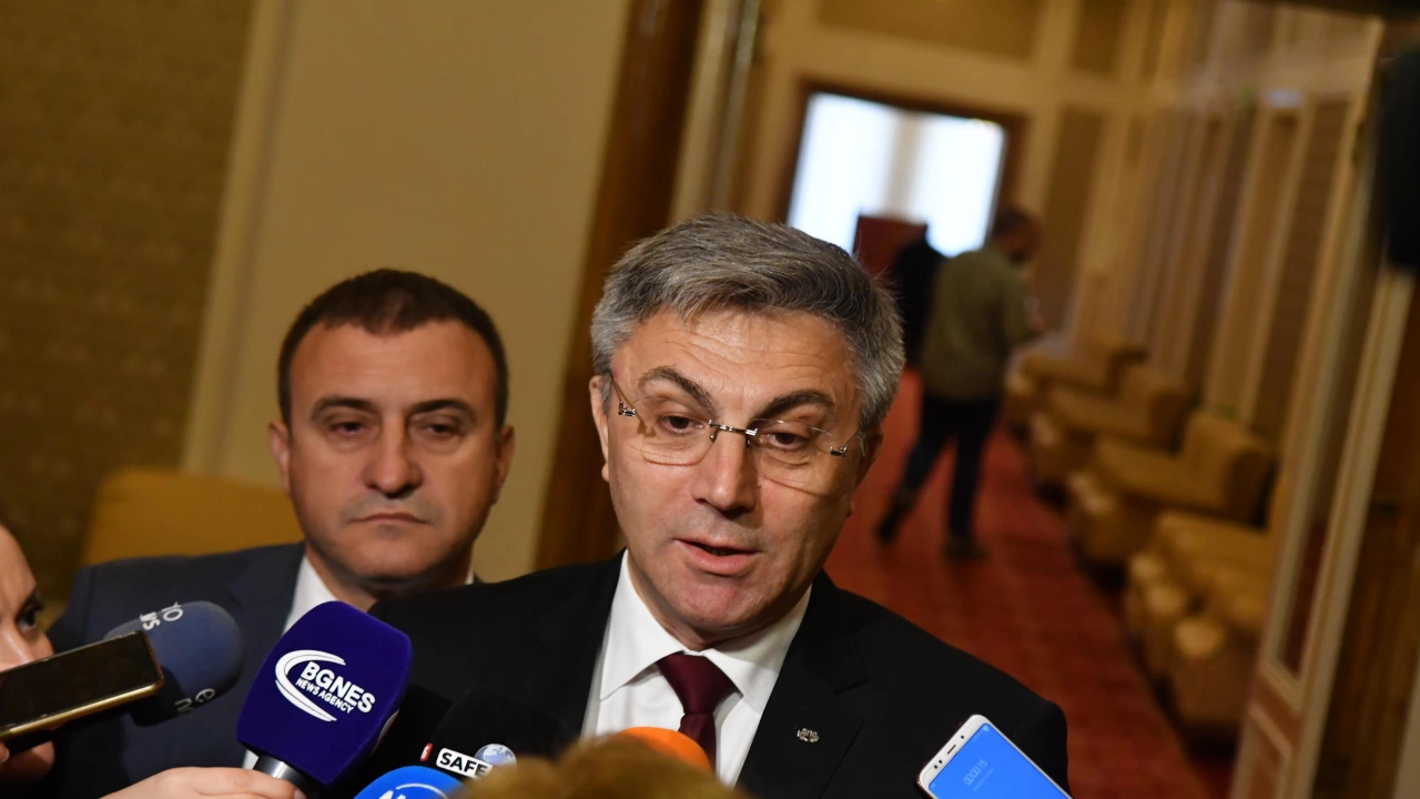 Народното събрание НС изключи бившия председател на Мустафа КарадайъМустафа Карадайъ