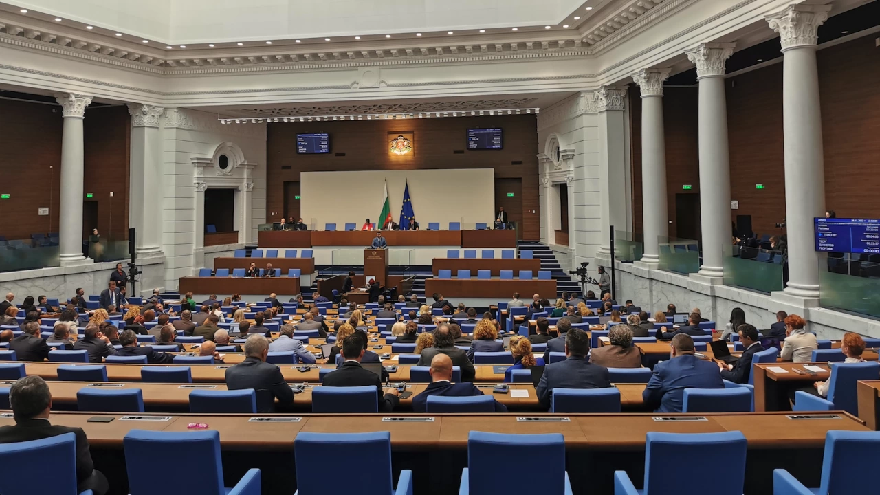 Народното събрание обсъжда на първо четене законопроект предвиждащ отпадане на