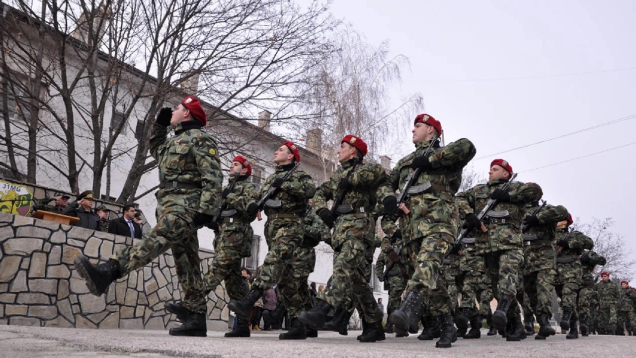Военното обучение може да стане задължително ако български гражданин планира